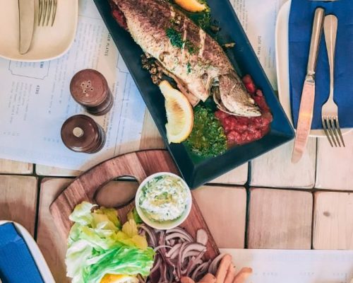 Cum cucerește sea bass-ul australian mesele românilor cu un gust oceanic ideal pentru rețete originale